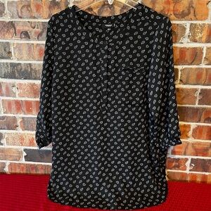 Premise Studio Black Paisley Long Sleeve Top Size:0X with front pocket